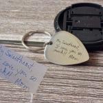 Guitar pick handwriting keychain FM 243-5